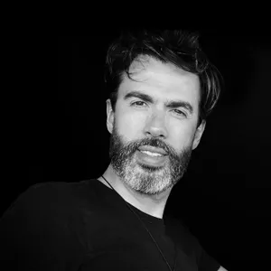 Jorge León